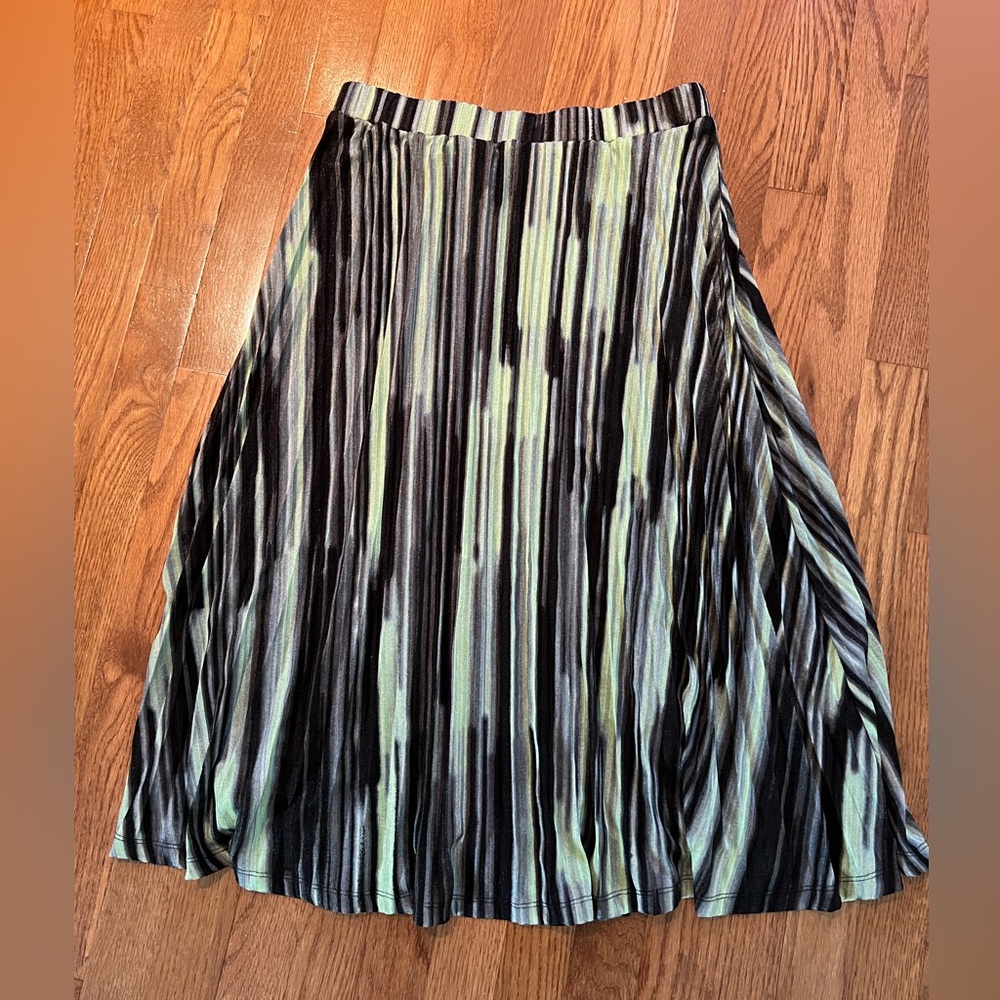 DKNY skirt small NEW